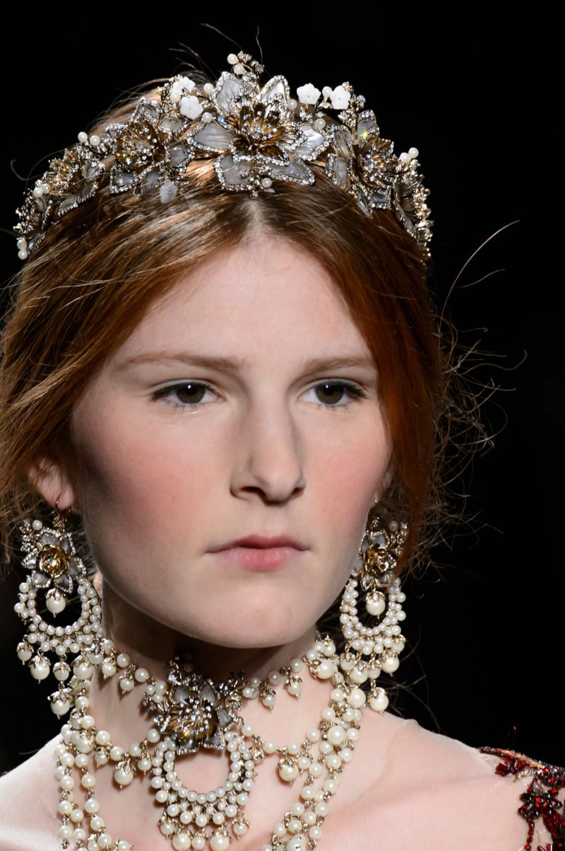 Beauty Looks for Your Stylish Halloween Party
