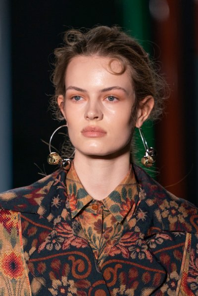 Let London Fashion Week&rsquo;s Beauty Looks Inspire You
