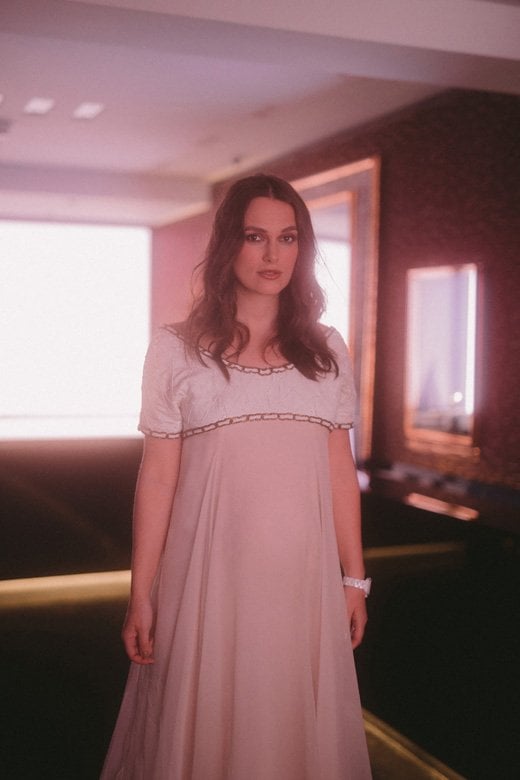 <strong>Keira Knightley</strong>, CHANEL Ambassador and Muse of the new J12 watch, wore a vintage ecru and white embroidered muslin dress, CHANEL shoes and makeup paired with CHANEL’s "Ruban" earrings in 18K white gold and diamonds, “Ruban” ring in 18K white gold and diamonds and “J12’ watch in white ceramic.