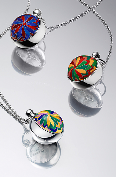تصميم جديد من هيرمس لساعة Pendentif Boule الأيقونيّة