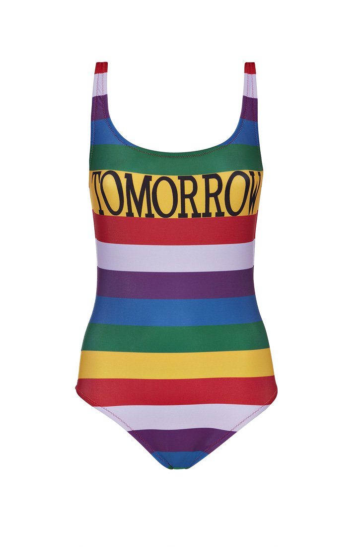 بالنسايغا<br />
<em>من موقع </em><em><span dir=LTR>Mytheresa.com</span></em><br />
&nbsp;