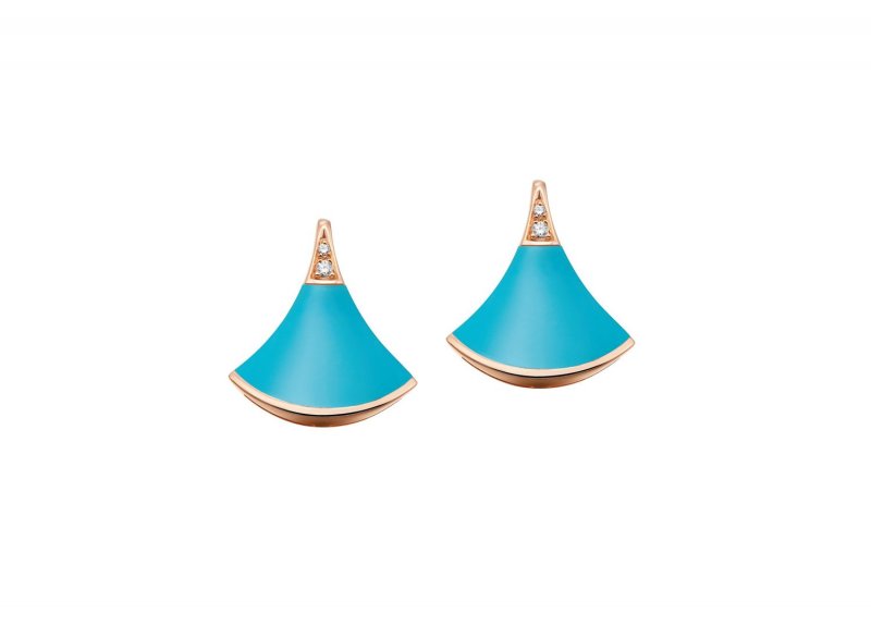 Keep It Simple with Ear Studs
