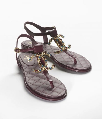 Happy Summer Feet in Stylish Sandals
