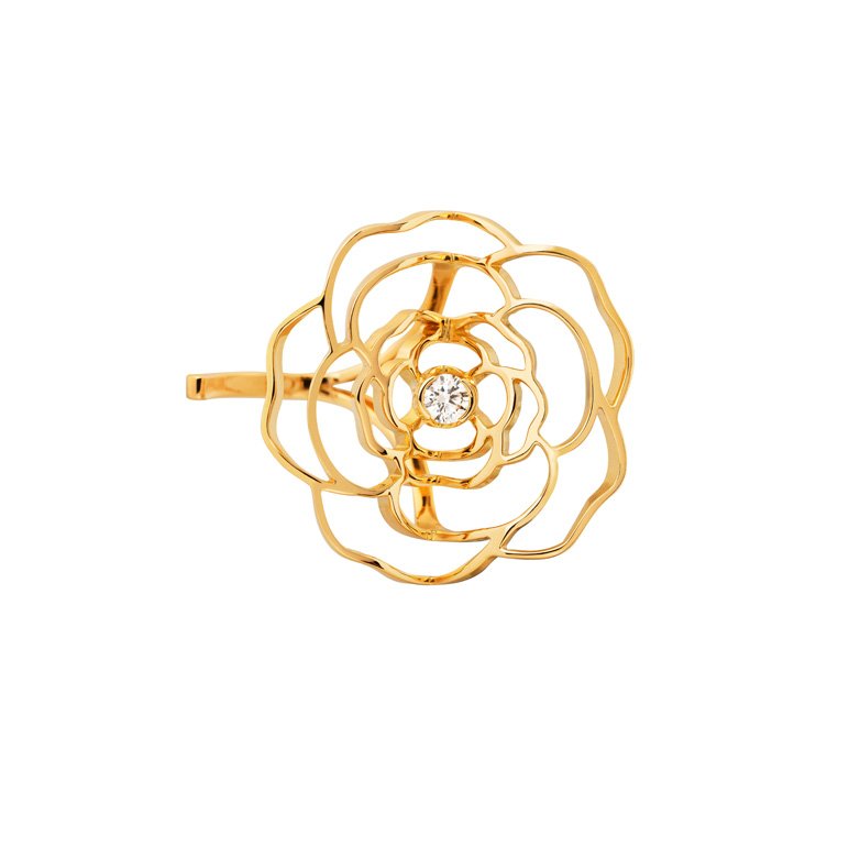<strong>CHANEL</strong>, Pétales de Camélia ring<br />
 