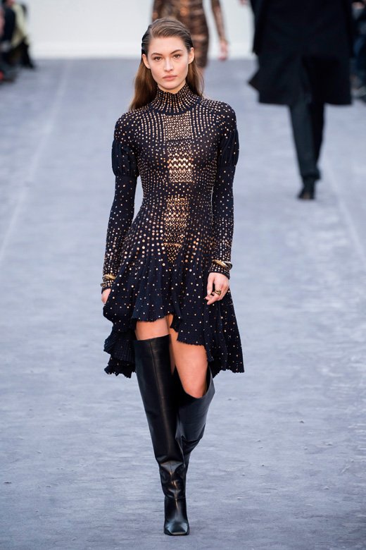 بولو رالف لورين<br />
<em>من موقع&nbsp;</em><em><span dir=LTR>Mytheresa.com</span></em>