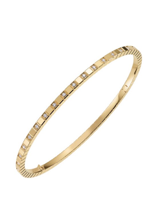 Enrich Your Daily Style with Timelessness
