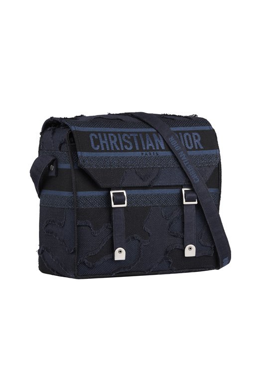 <em>Diorcamp </em><br />
&nbsp;