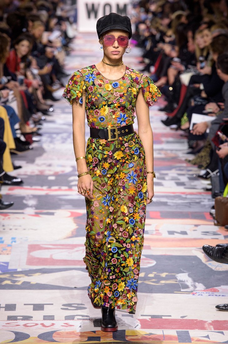 <strong>-ليدي غاغا </strong>في إطلالة من<strong> ألبيرتا فيريتي </strong><br />
&nbsp;