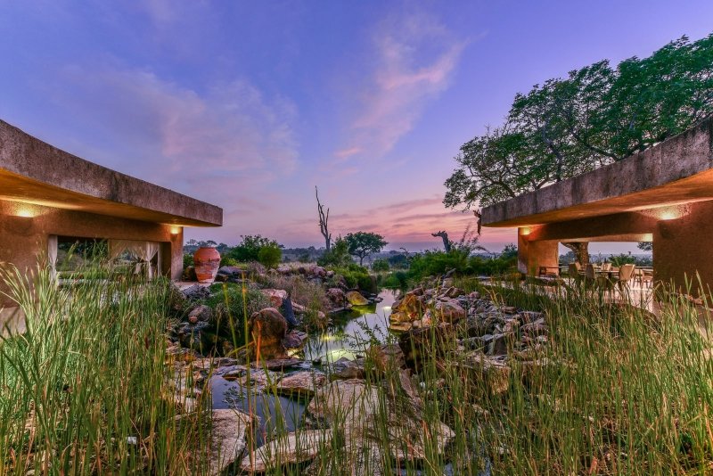 <strong>Sabi Sabi Earth Lodge</strong> is a great option for those who love wild life. Situated in the Sabi Sand Game Reserve in South Africa, this haven allows you to unwind with its hydrotherapy baths and Jacuzzi and have fun thanks to the game drives in the open safari vehicles.<br />
 