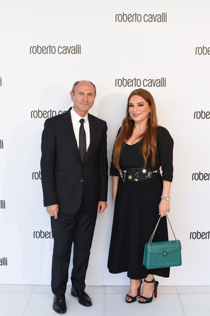 إميليا ويكستيد<br />
<em>من موقع </em><em><span dir=LTR>Matches Fashion</span></em><br />
&nbsp;