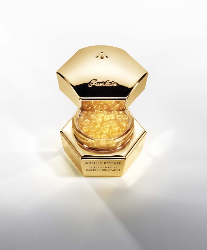نظّارة شمسيّة من راي بان<br />
<em>من موقع</em> <em><span dir=LTR>Ray-ban.com</span></em><br />
&nbsp;