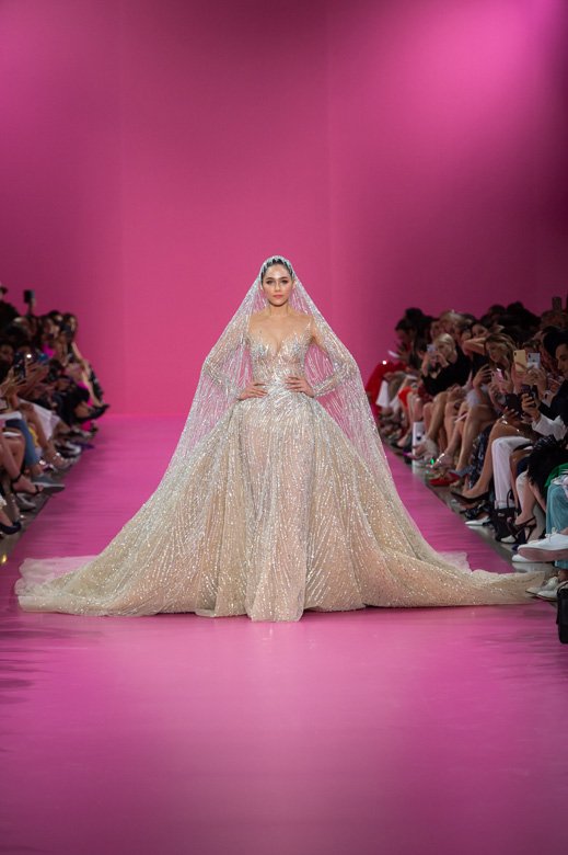 قلادة&nbsp;<span dir=LTR>Fil de Camelia</span>&nbsp;من&nbsp;<strong>شانيل&nbsp;</strong><strong><span dir=LTR>CHANEL</span></strong><br />
&nbsp;