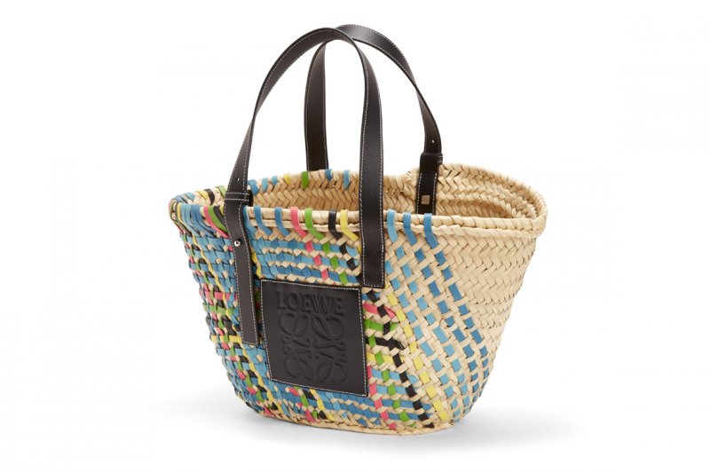 <strong>Beach bag</strong><br />
Loewe
