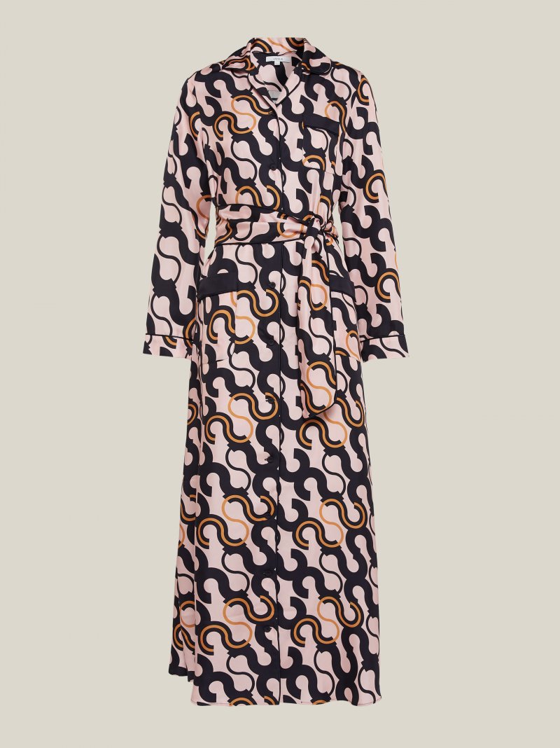 Layeur<br /> <em>Via The Modist</em><br />
 