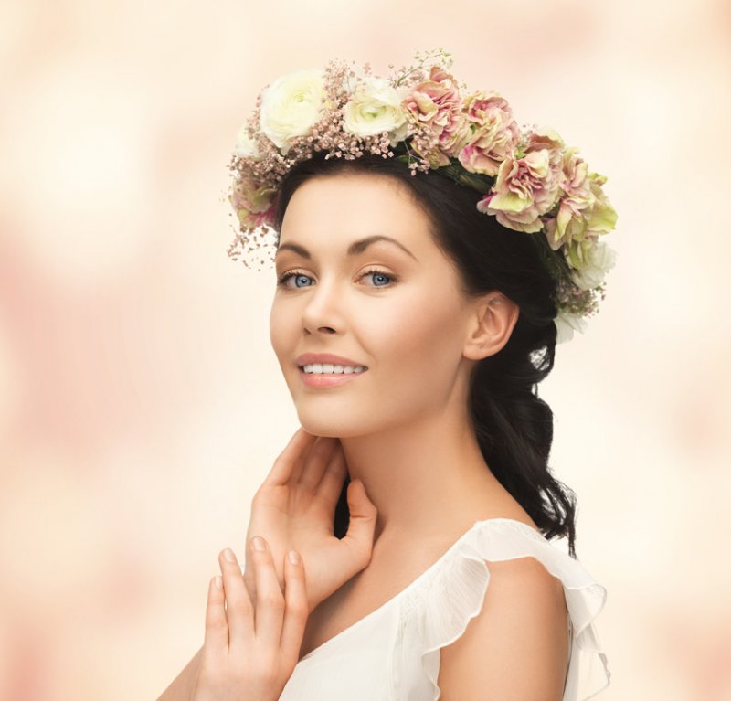 <p>Let’s start with Sweden, where crown flowers reign supreme. Symbolizing love, a sprig of myrtle must be included in the bride’s bouquet or crown.</p>