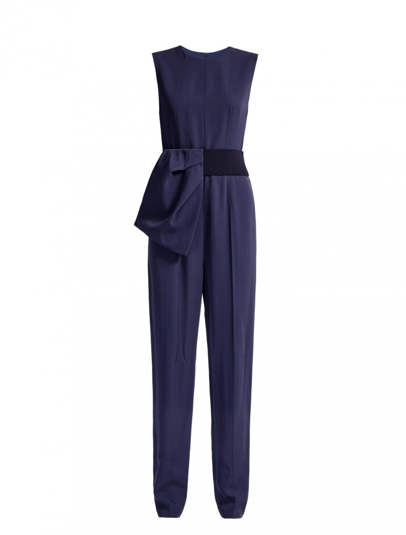 فالنتينو<br />
<em>من موقع </em><em><span dir=LTR>Matches Fashion</span></em><br />
&nbsp;