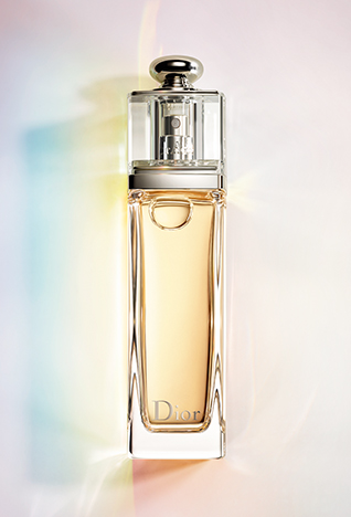 <strong>MM6</strong> <strong>من ميزون مارتن مارجييلا</strong><br />
مجموعة ربيع وصيف 2015