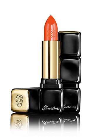 تجرّأي في أن تكوني جريئة من خلال ارتداء الجامبسوتات الواسعة الأقدام