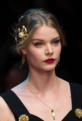 <strong>مجموعة مونيك لويلييه لفساتين الزّفاف </strong><br />
خريف وشتاء 2015-2016