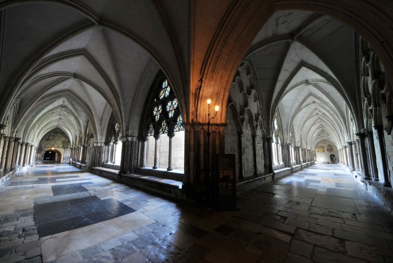 London’s Westminster Abbey as Gucci’s Cruise 2017 Platform