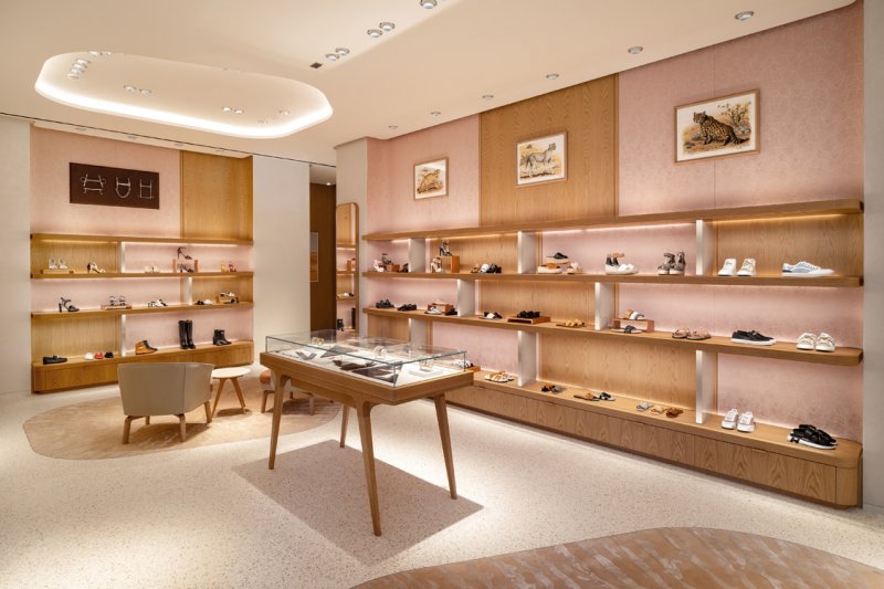 Hermes galleria mall shop