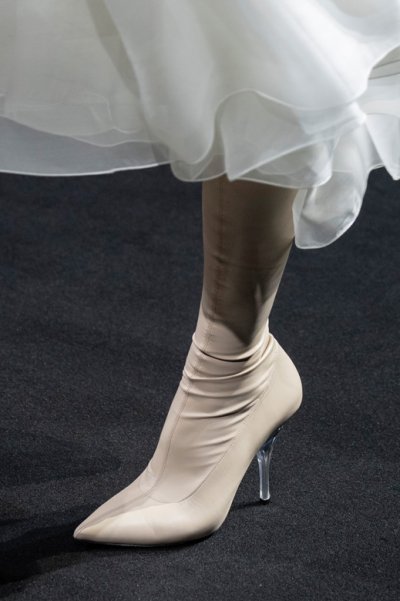 نظرة أولى على أكسسوارات أسبوع الموضة في باريس
