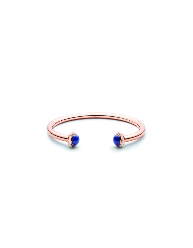 A Jewelry Piece for Your Mother on Her Day
