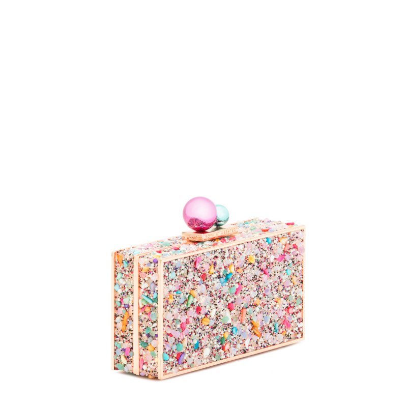 عرض أزياء متجر هارفي نيكولز لخريف وشتاء 2016-2017
