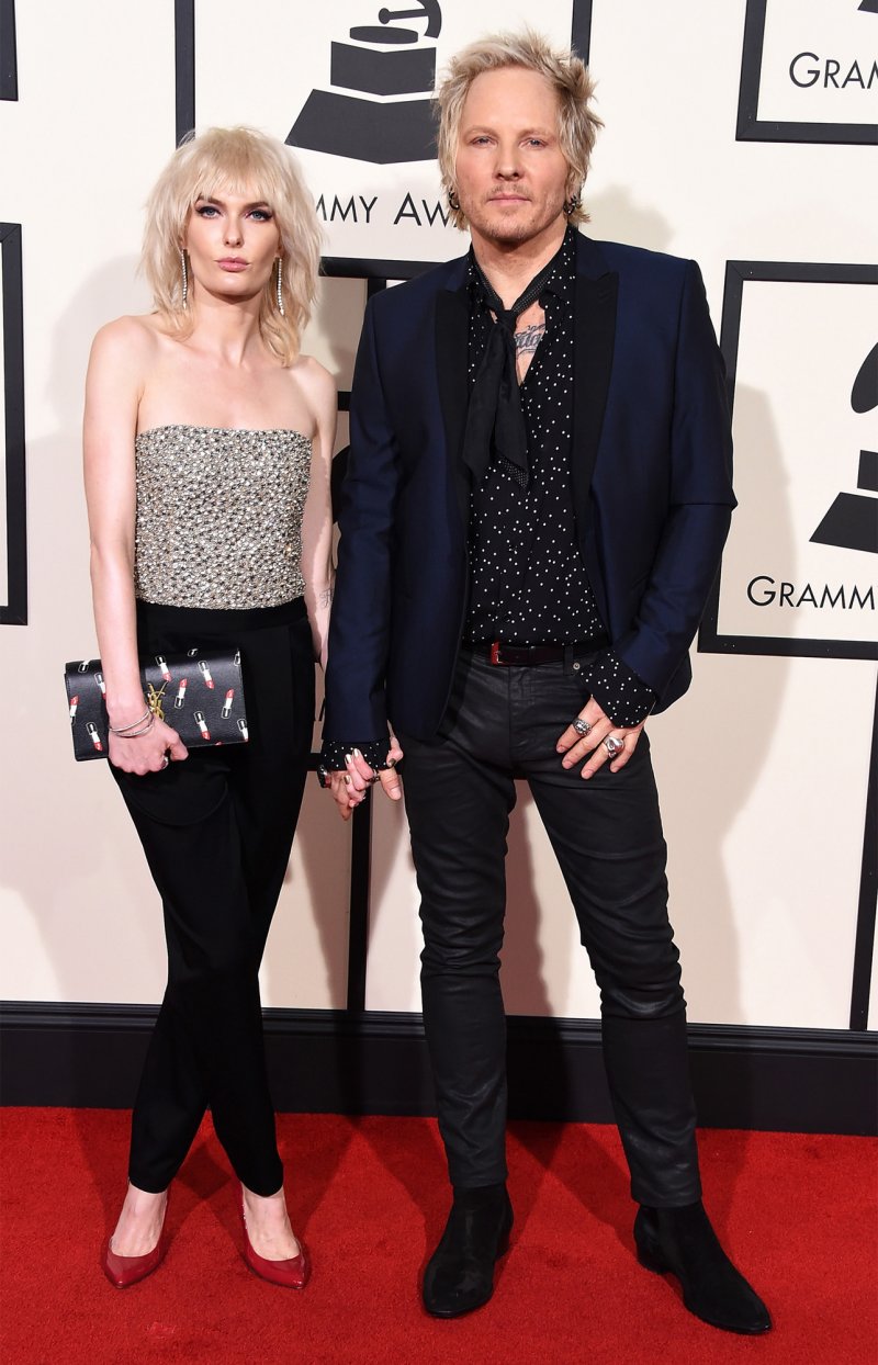 يضيف <strong>مستحضر</strong> <strong>Le Crayon Miracle </strong>بلون <em>So Pink, So Lanc&ocirc;me! </em>لمسة من الإشراقة على عينيكِ فتصبحين مثل الفتيات الفرنسيّات.