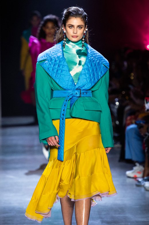 <strong>من أجلها</strong><br />
بوتيغا فينيتا<br />
&nbsp;