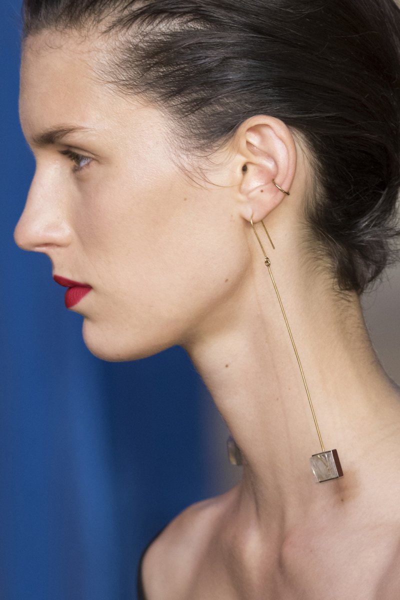 Long Earrings, Bright Feelings