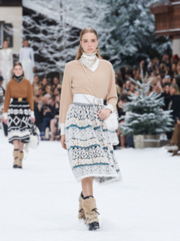 حزام من <strong>سيلين</strong><br />
&nbsp;