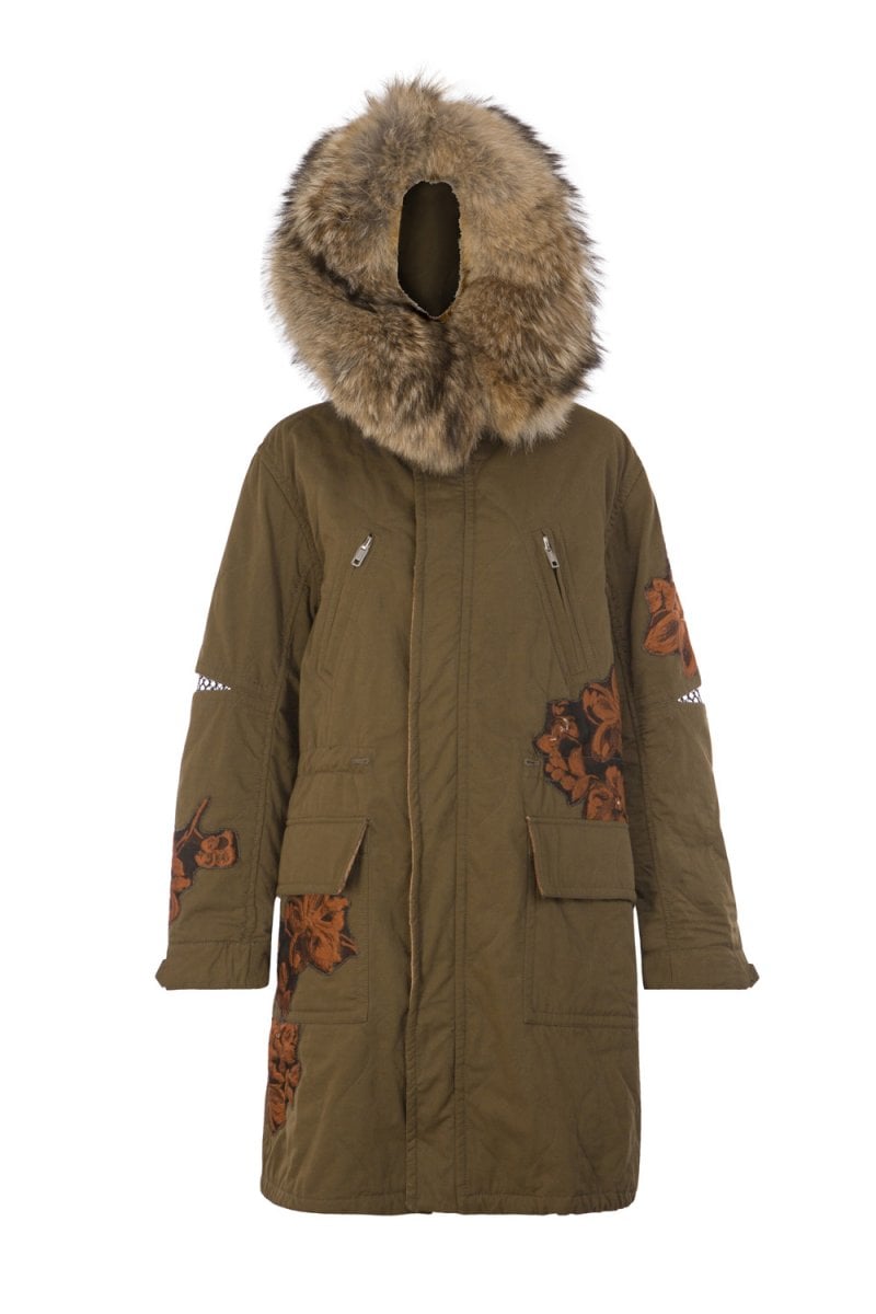 سمّاعات أذن لاسلكيّة من علامة <strong>Beoplay </strong>&ndash; للإستماع إلى أغانٍ تحفّزكِ أكثر في خلال التّمارين<br />
<em>متوفّرة لدى متجر هارفي نيكلز-دبي </em><br />
&nbsp;