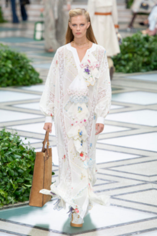 كارديغان من&nbsp;<strong>غوتشي</strong><br />
&nbsp;