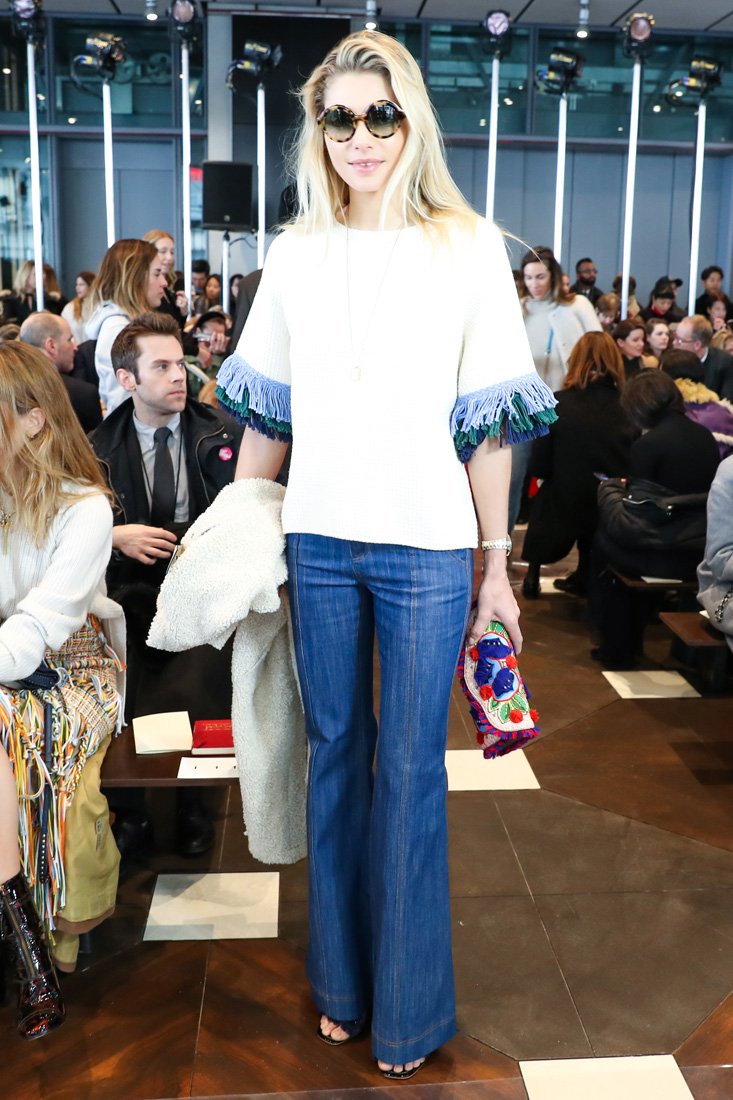 <strong>علامة</strong> <strong>Stella McCartney Kids،</strong> نظّارات واقية للتّزّلّج<br />
<em>من موقع</em> <em>Melijoe.com</em><br />
&nbsp;