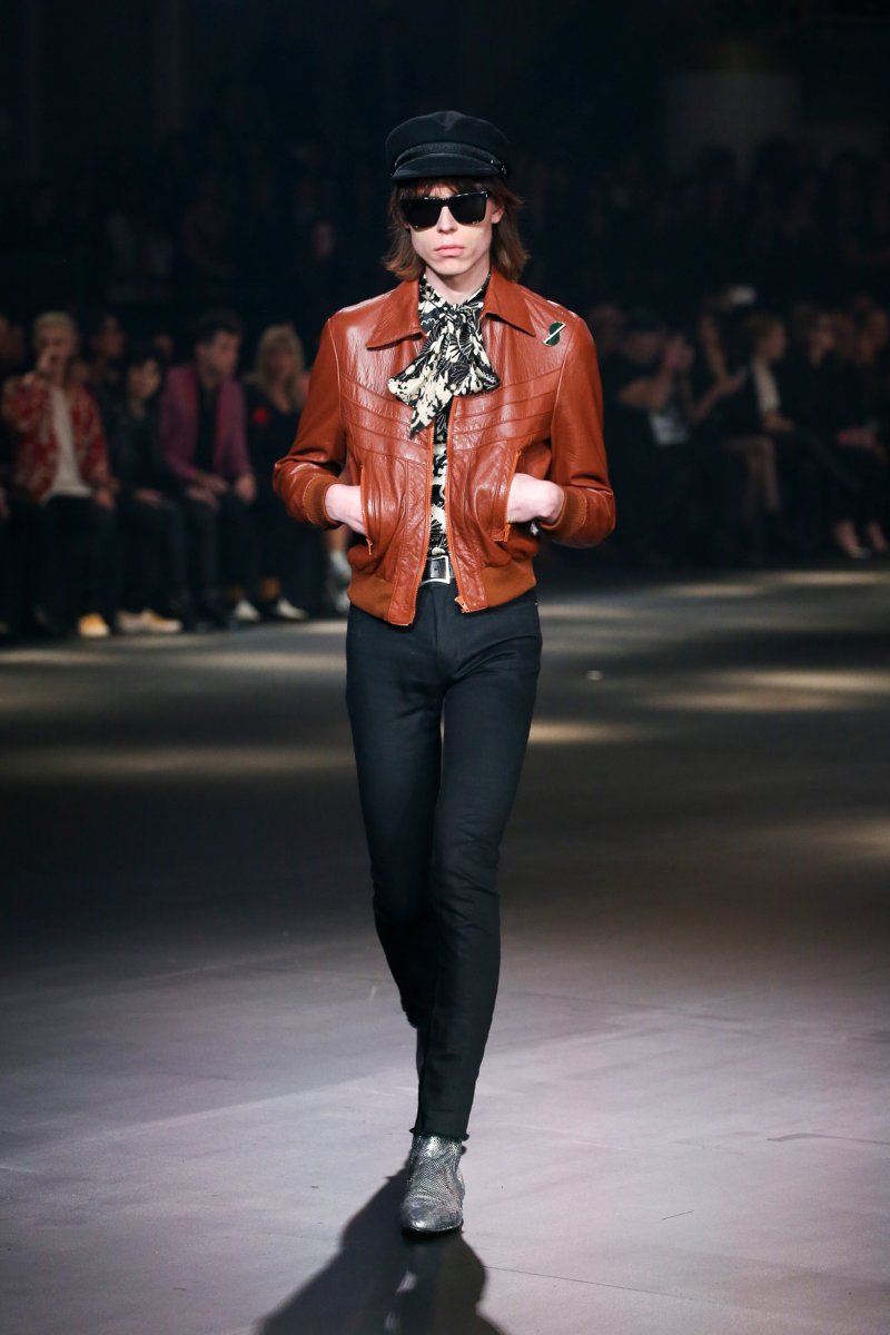 ساعة Portugieser Tourbillon Myst&egrave;re R&eacute;trograde المصنوعة من البلاتين وجلد التّمساح الأسود<br />
&nbsp;