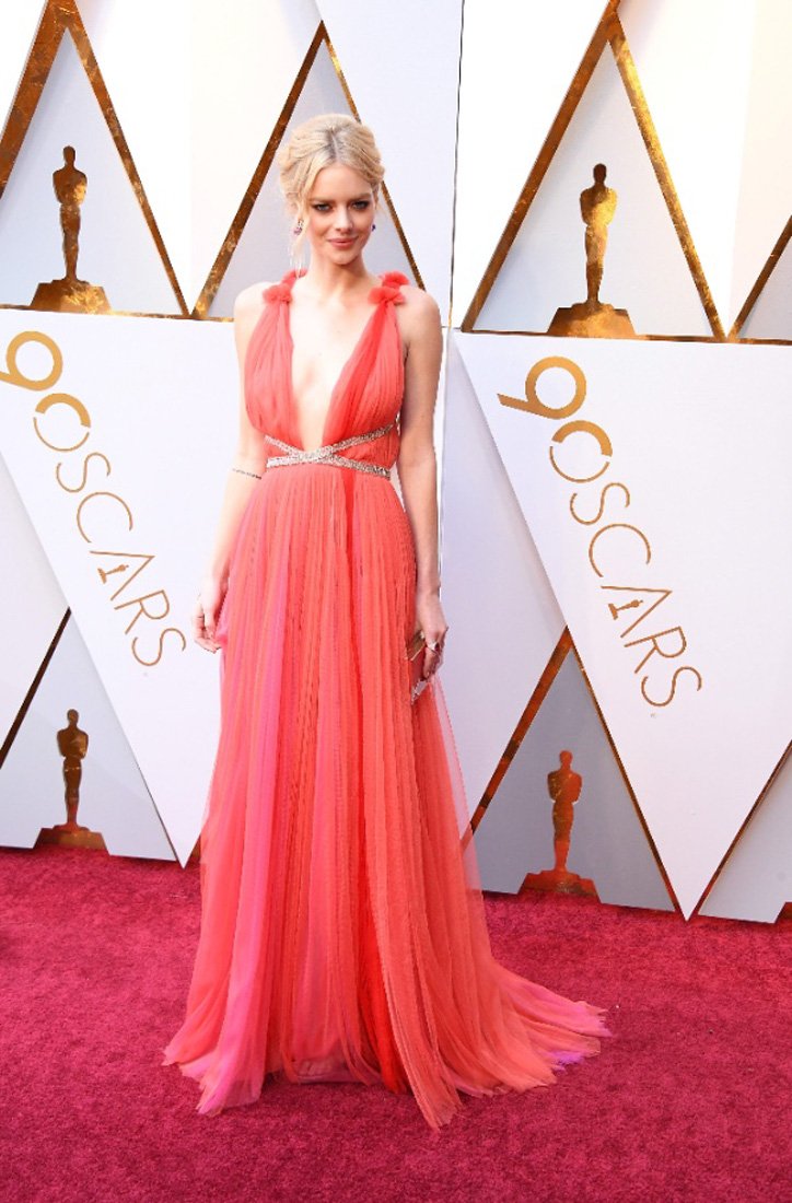 فالنتينو<br />
&nbsp;