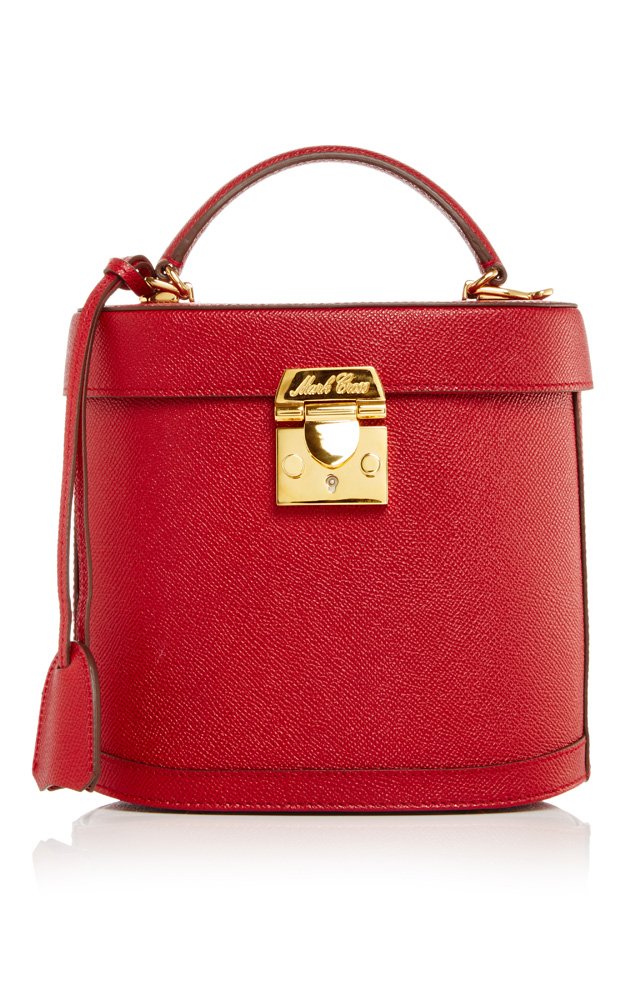 أماندا نافاي<br />
<em>متوفّرة لدى متجر هارفي نيكلز-دبي </em><br />
&nbsp;