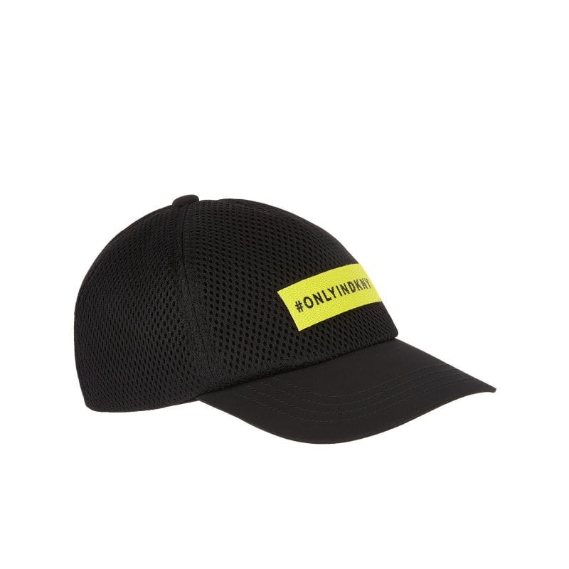 DKNY<br /> <em>Via Melijoe.com</em><br />
&nbsp;