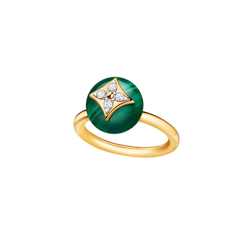 B Blossom ring<br />
 