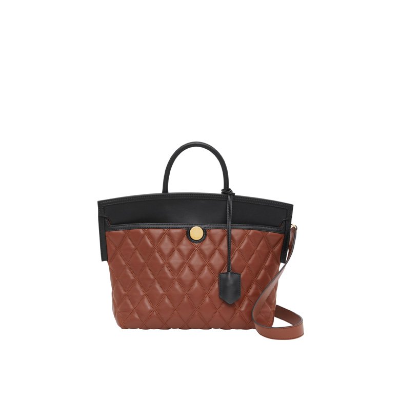 Burberry<br />
&nbsp;