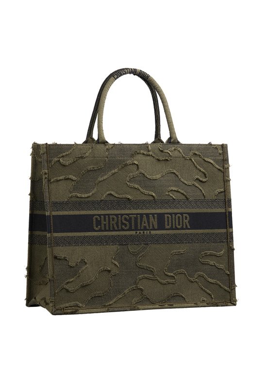 <em>Book Tote </em><br />
&nbsp;