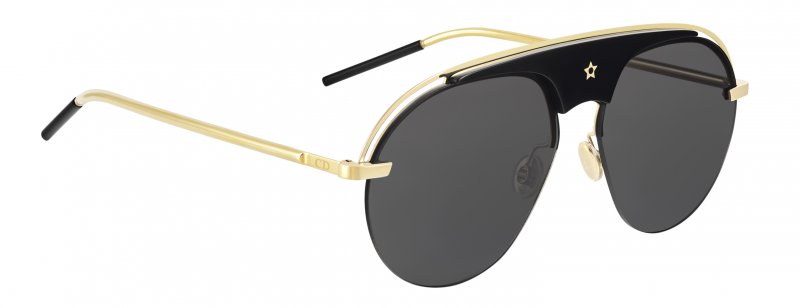 أوسكار دي لا رينتا<br />
<em>من موقع</em> <em>Net-A-Porter</em>