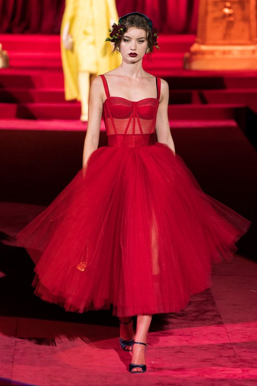 تومي هيلفيغر<br />
<em>من موقع&nbsp;</em><em><span dir=LTR>Bambini Fashion</span></em>