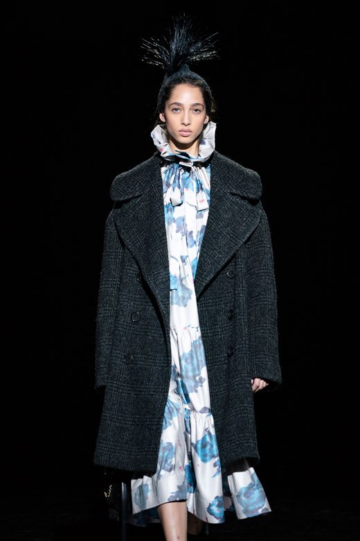 سمّاعات&nbsp;<span dir=LTR>Smart Noise Cancelling headphones 700</span>&nbsp;من علامة&nbsp;<strong><span dir=LTR>Bose</span></strong>