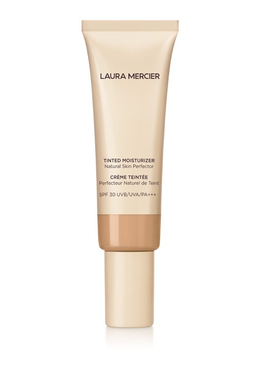 If you’re looking for a lighter formula, <strong>Laura Mercier</strong>’s new <strong>Tinted Moisturizer Natural Skin Perfector</strong> is your way to improve your skin and achieve a no-makeup makeup look with a sheer hint of coverage. This novelty will also leave your skin dewy and glowing while reducing the signs of dryness.