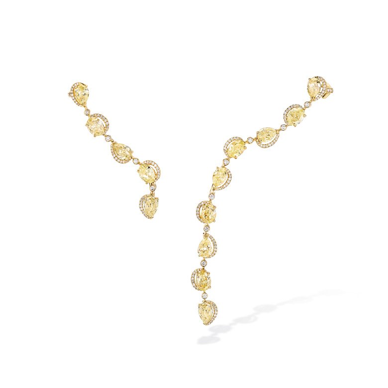 <strong>Messika Paris</strong>, Diamond Braid earrings<br />
 