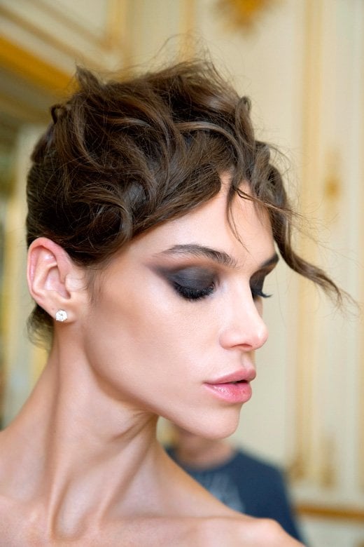 <strong>Sultry in a Bold Smokey Eye Look</strong><br />
Antonio Ortega Haute Couture Fall/Winter 2019-2020