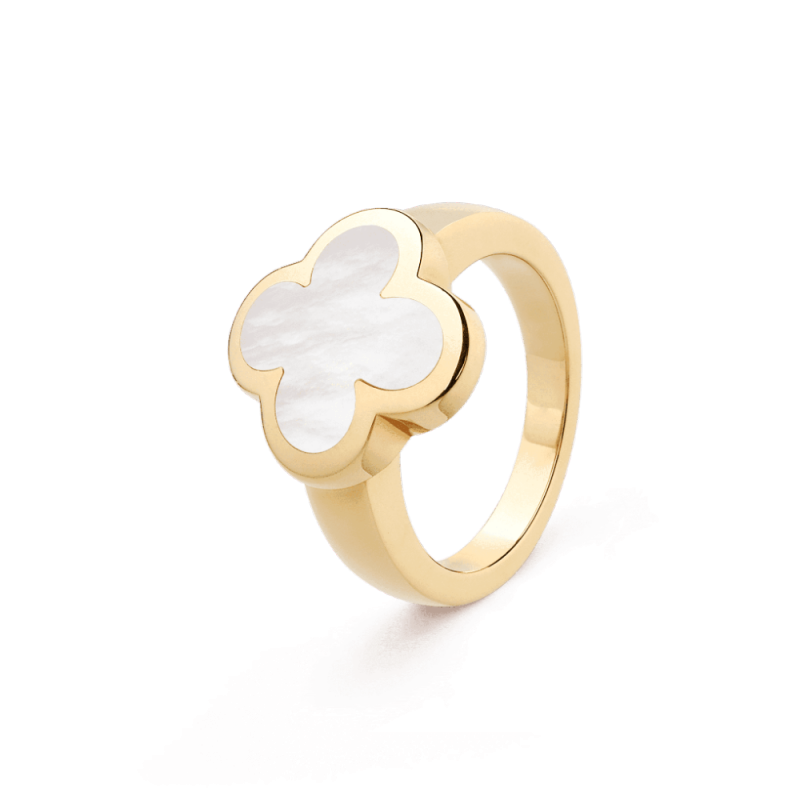 <strong>Van Cleef & Arpels</strong>, Pure Alhambra ring<br />
 