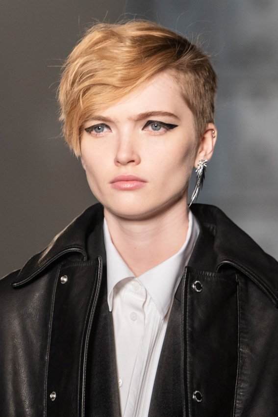 <strong>أوربان ديكاي</strong>&nbsp;أحمر شفاه&nbsp;<span dir=LTR>Vice Lipstick</span>&nbsp;بلون&nbsp;<em><span dir=LTR>Alpha</span></em><br />
&nbsp;
